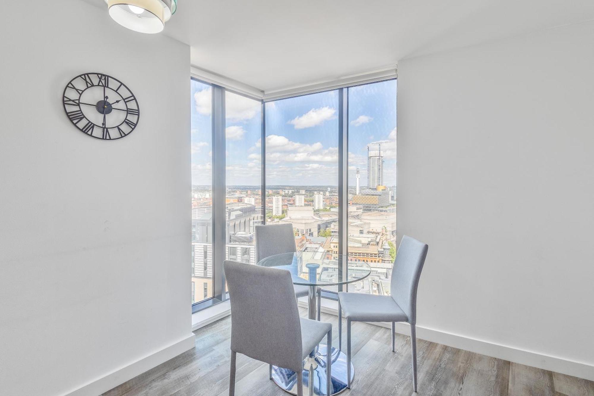Luxury 2 Bedroom Apartment, On Broad Street! Apartamento